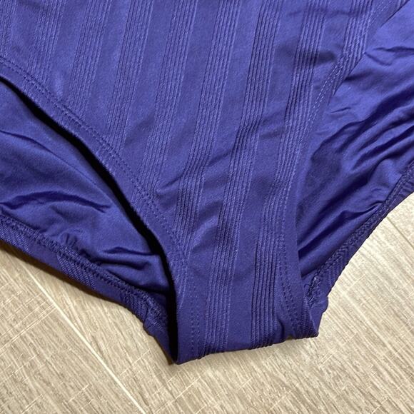 LA BLANCA Women's Island Goddess One Shoulder One Piece Swimsuit - Picture 6 of 13